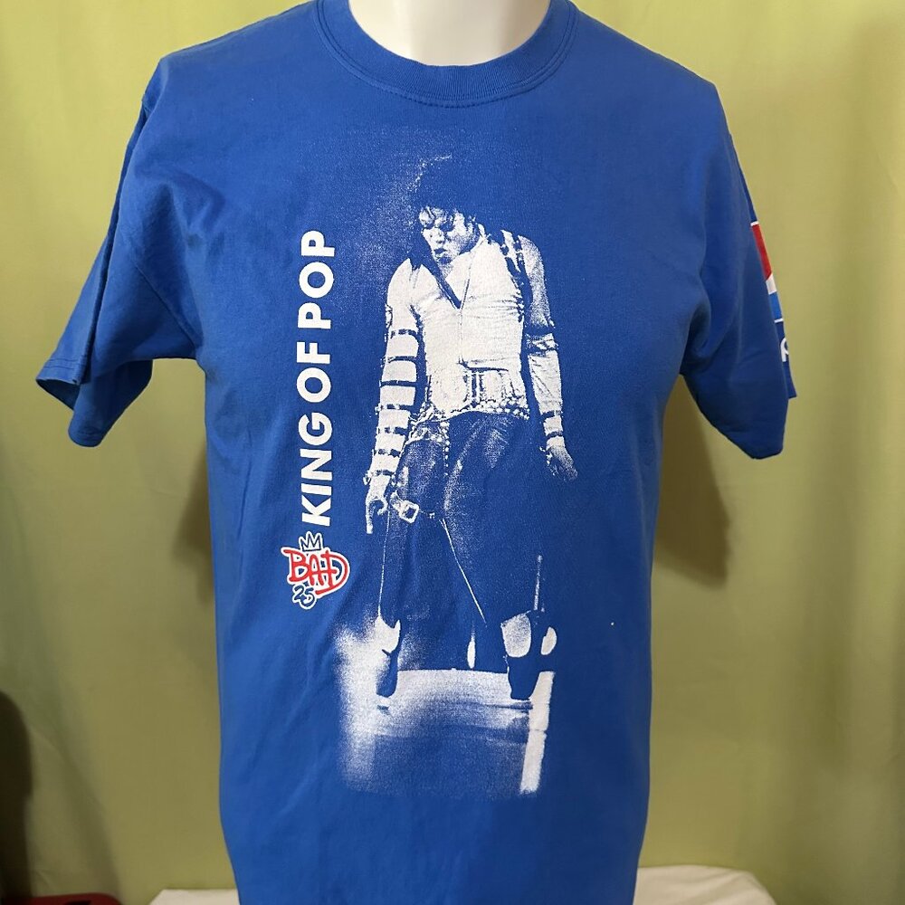 Vintage Michael Jackson King of Pop Bad Pepsi Men's Blue Shirt Medium Port & Com